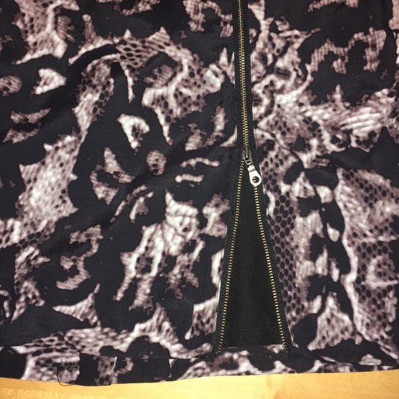 ⬇️💲Banana Republic Skirt - Picture 3 of 4